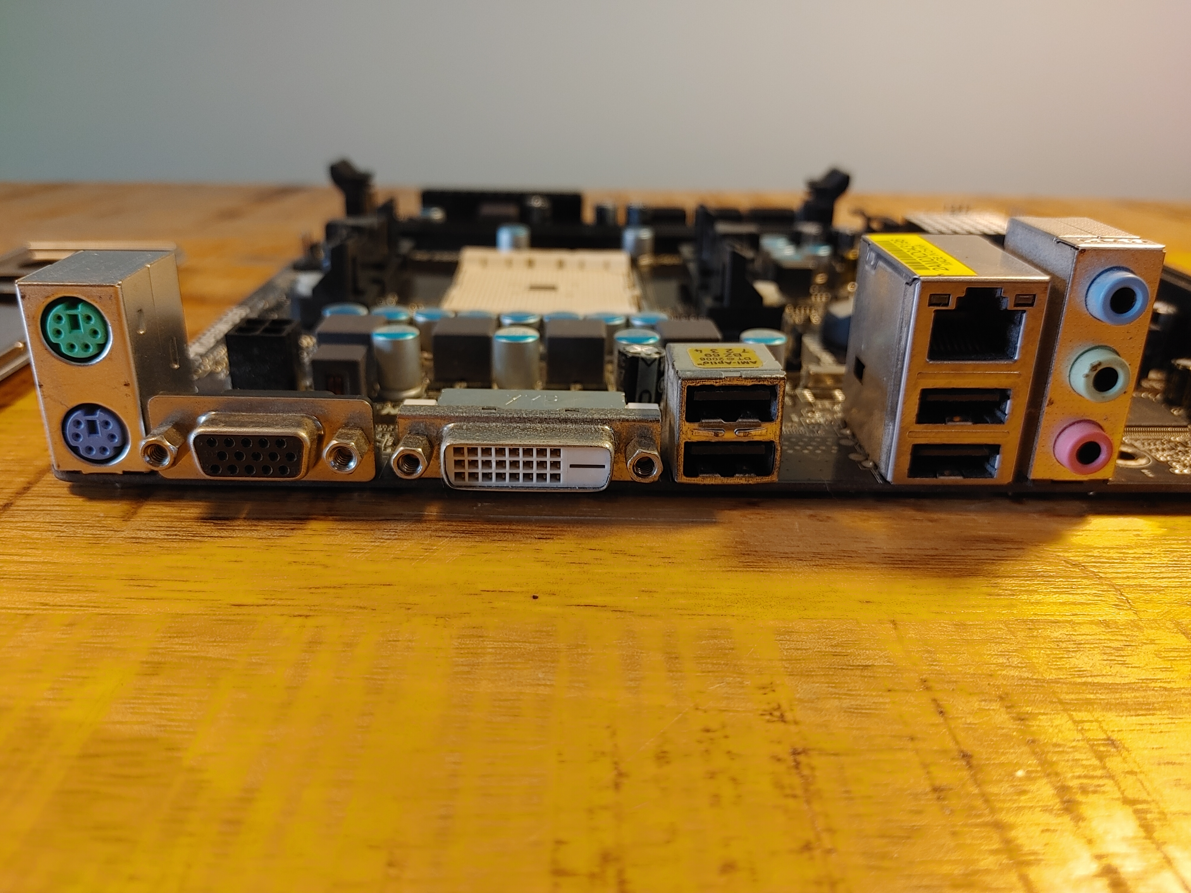 ASRock FM2A55M-DGS (5) ASRock FM2A55M-DGS Socket FM2