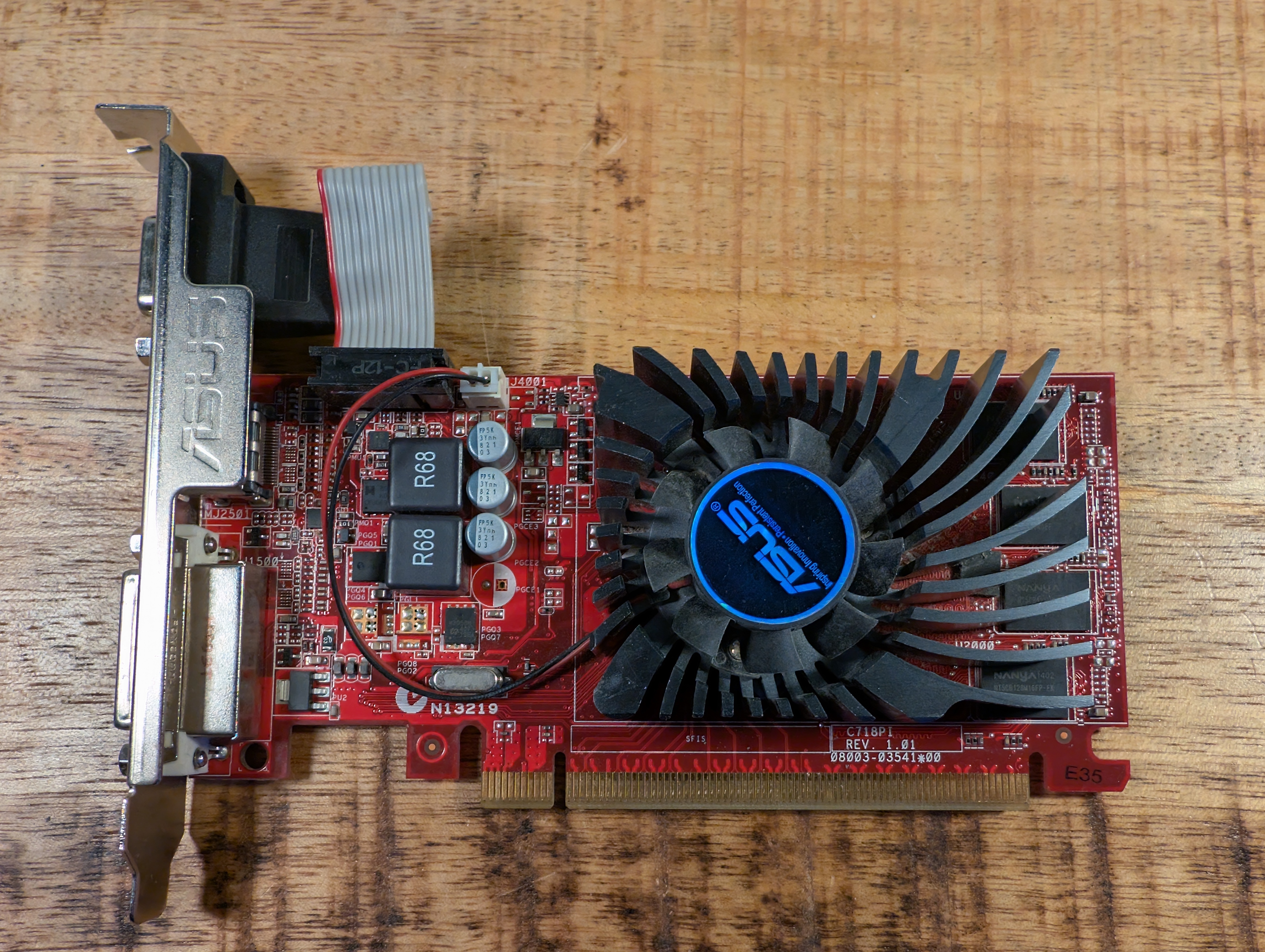 ASUS Radeon R7 240 2GB GDDR3