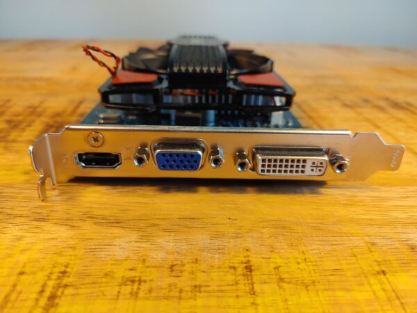 Asus GeForce GT 730 4GB (5) ASUS GeForce GT 730 4GB GDDR3