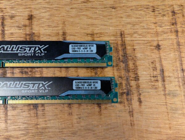 Crucial Ballistix Sport VLP 8GB DDR3 1600Mhz DIMM Set (3) Crucial Ballistix 8GB Set DDR3 1600Mhz