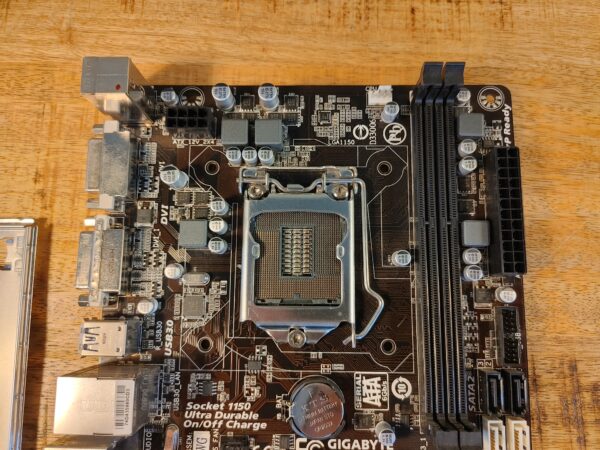 Gigabyte GA-H81M-D2W Socket 1150