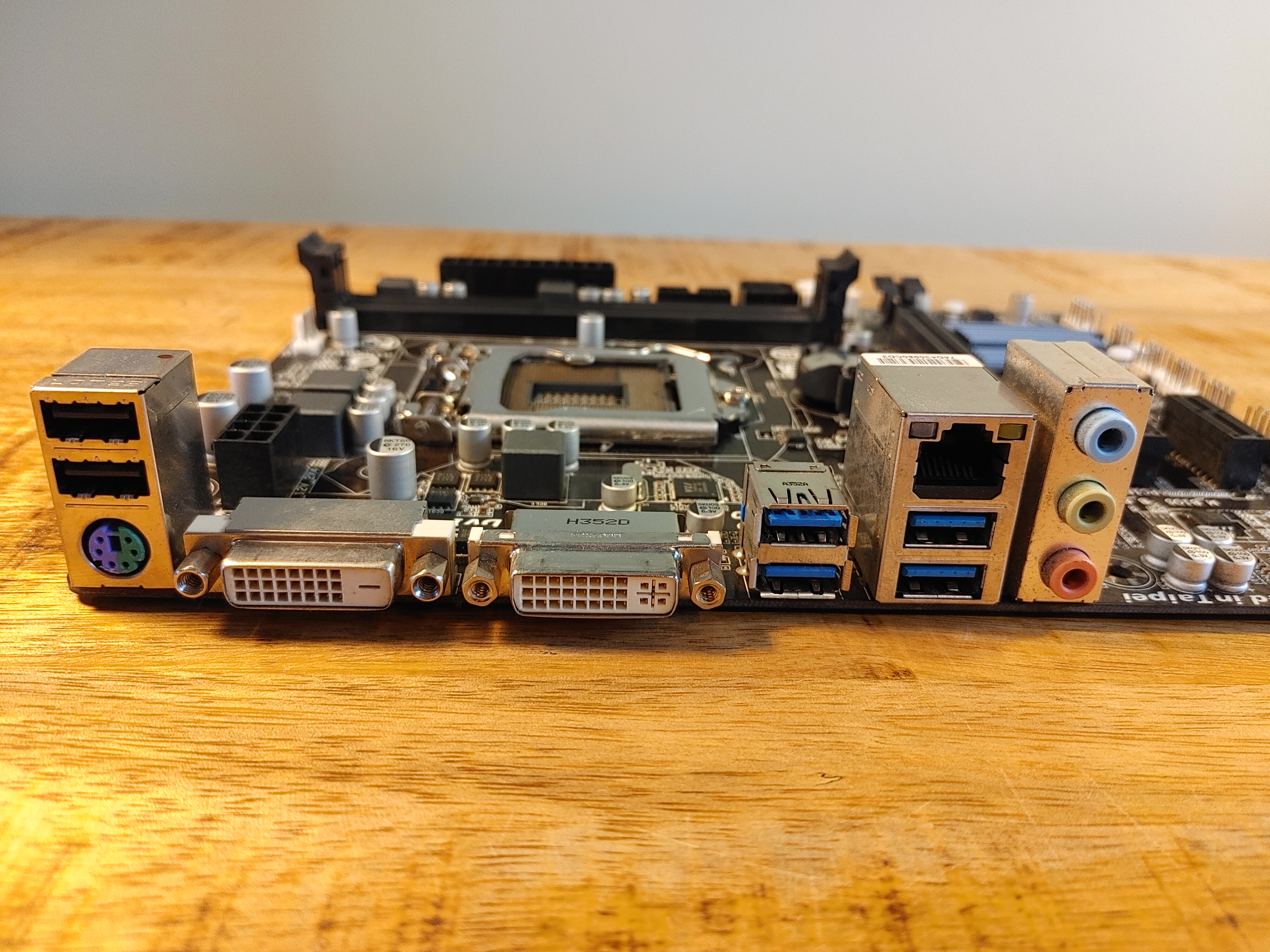 Gigabyte GA-H81M-D2W Socket 1150