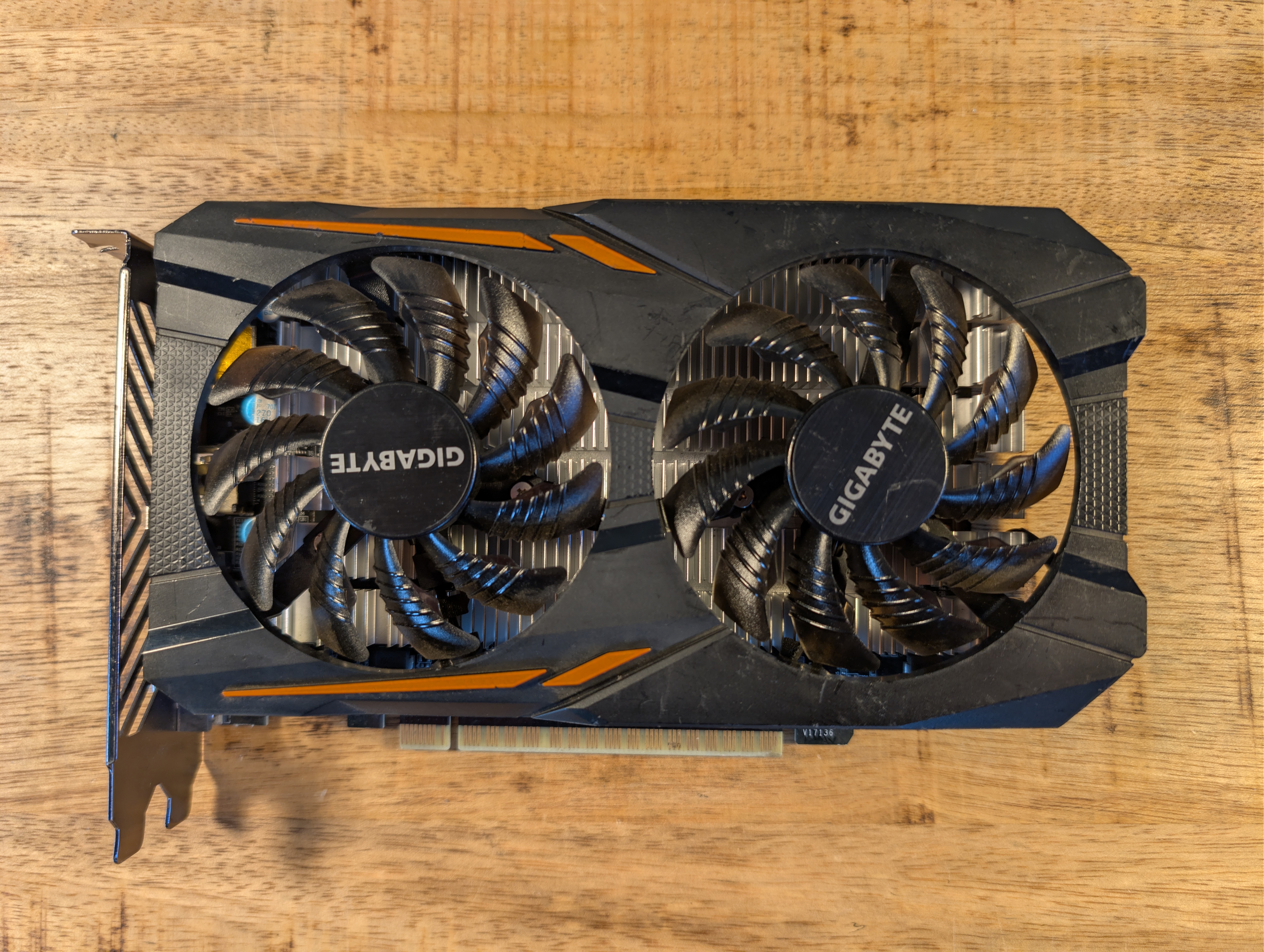 Gigabyte GeForce GTX 1050 4GB GDDR5 OC New Version (1) Gigabyte Windforce GeForce GTX 1050 4GB GDDR5 OC Editie