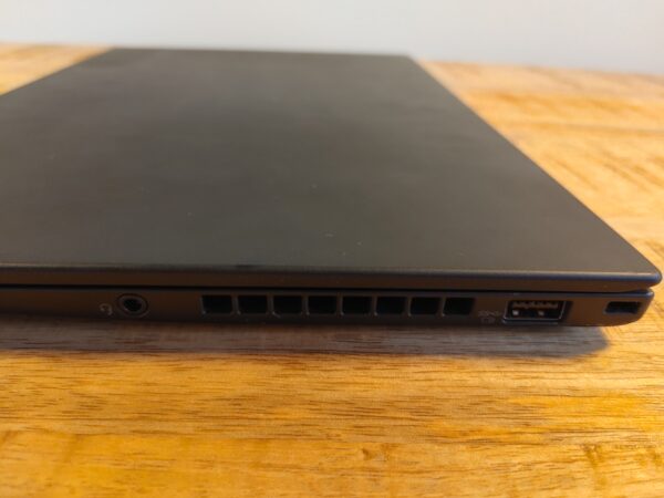 Lenovo ThinkPad X1 Carbon 5th Gen | 6th Gen Intel Core i5 | 14.0" IPS Full HD