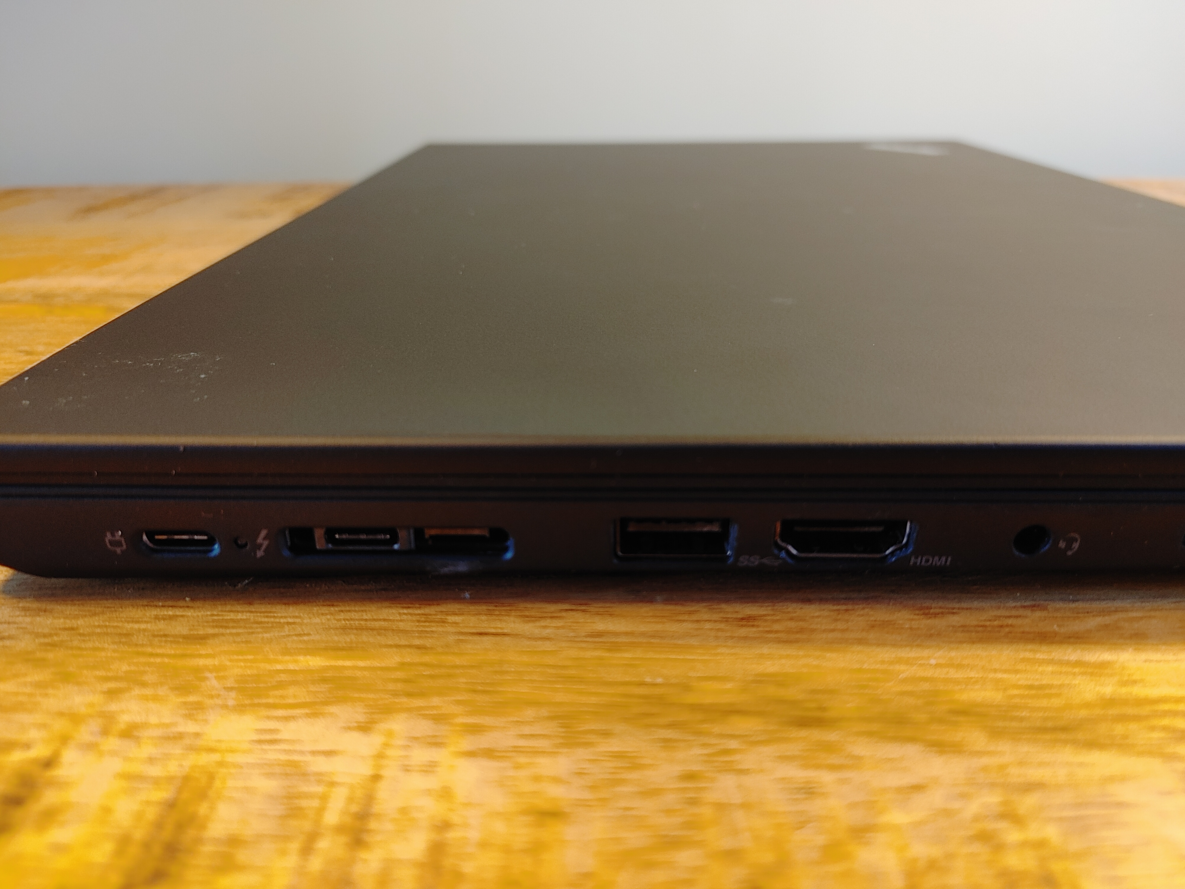 Lenovo ThinkPad T14 Gen 1 (8) Lenovo ThinkPad T14 Gen 1 | 10th Gen Intel Core i5 | 14.0" IPS Full HD