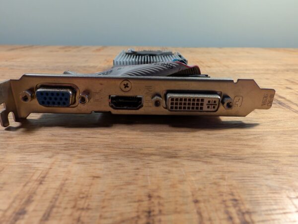 MSI GeForce GT 530 1GB GDDR3 (4) MSI GeForce GT 530 1GB GDDR3