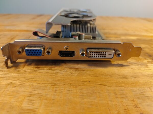 MSI Radeon 6570 1GB GDDR3 (4) MSI Radeon HD 6570 1GB GDDR3