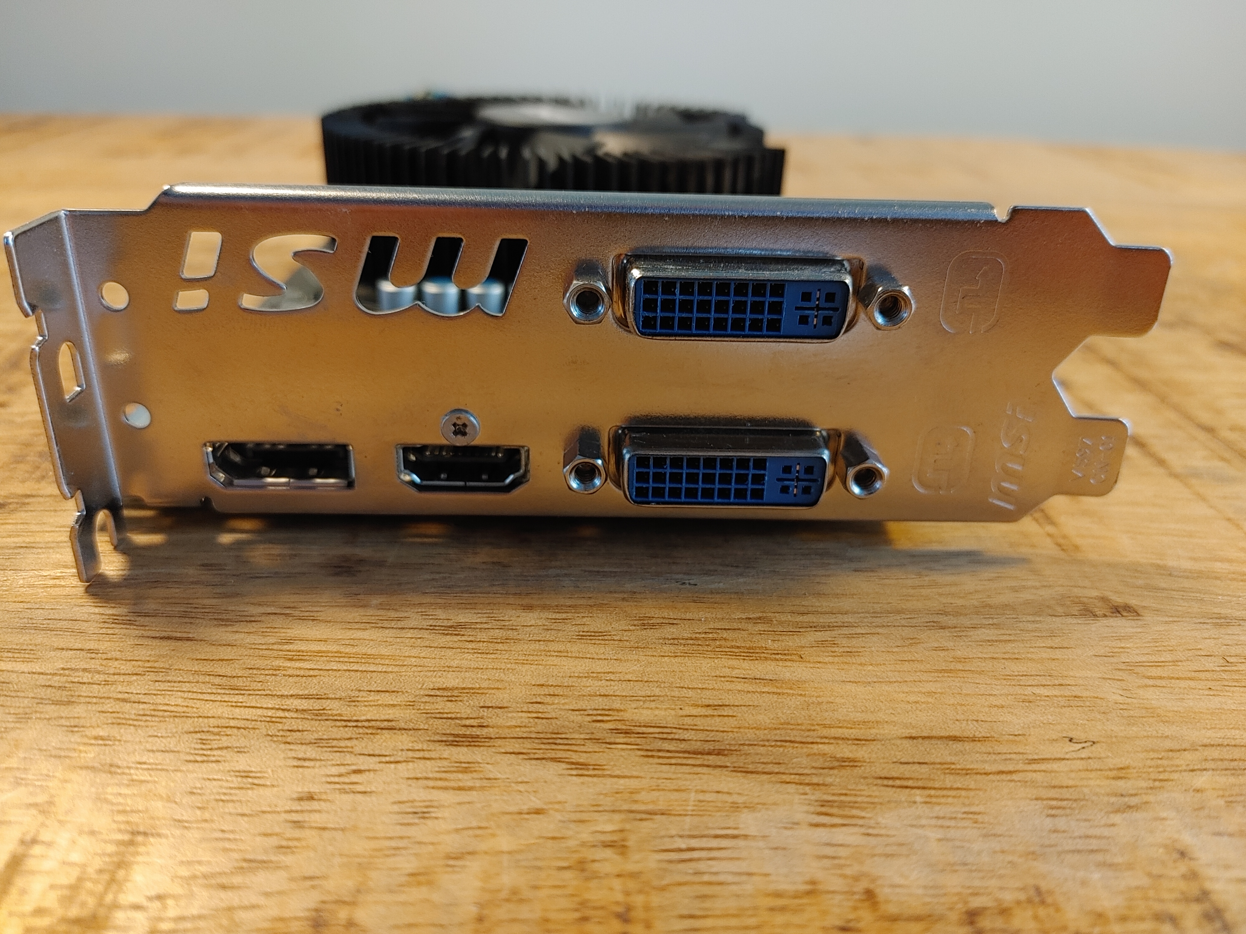 MSI Radeon HD6850 1GB GDDR5 (4) MSI Radeon HD 6850 1GB GDDR5