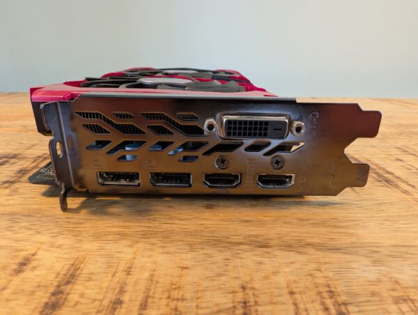 MSI Radeon RX 470 4GB GDDR5 (4) MSI Radeon RX 470 4GB GDDR5