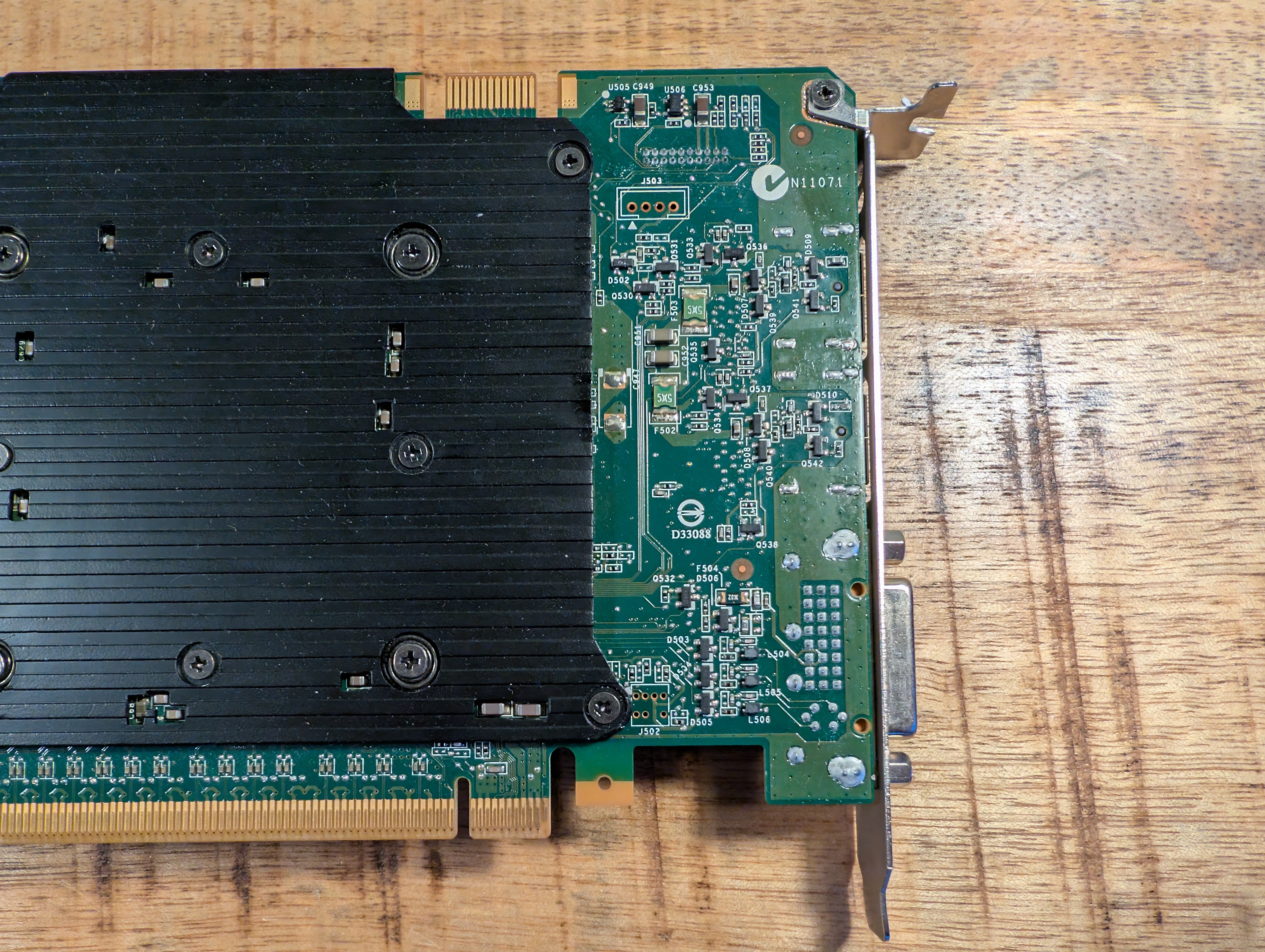 PNY Quadro 4000 2GB GDDR5 (6) PNY Quadro 4000 2GB GDDR5