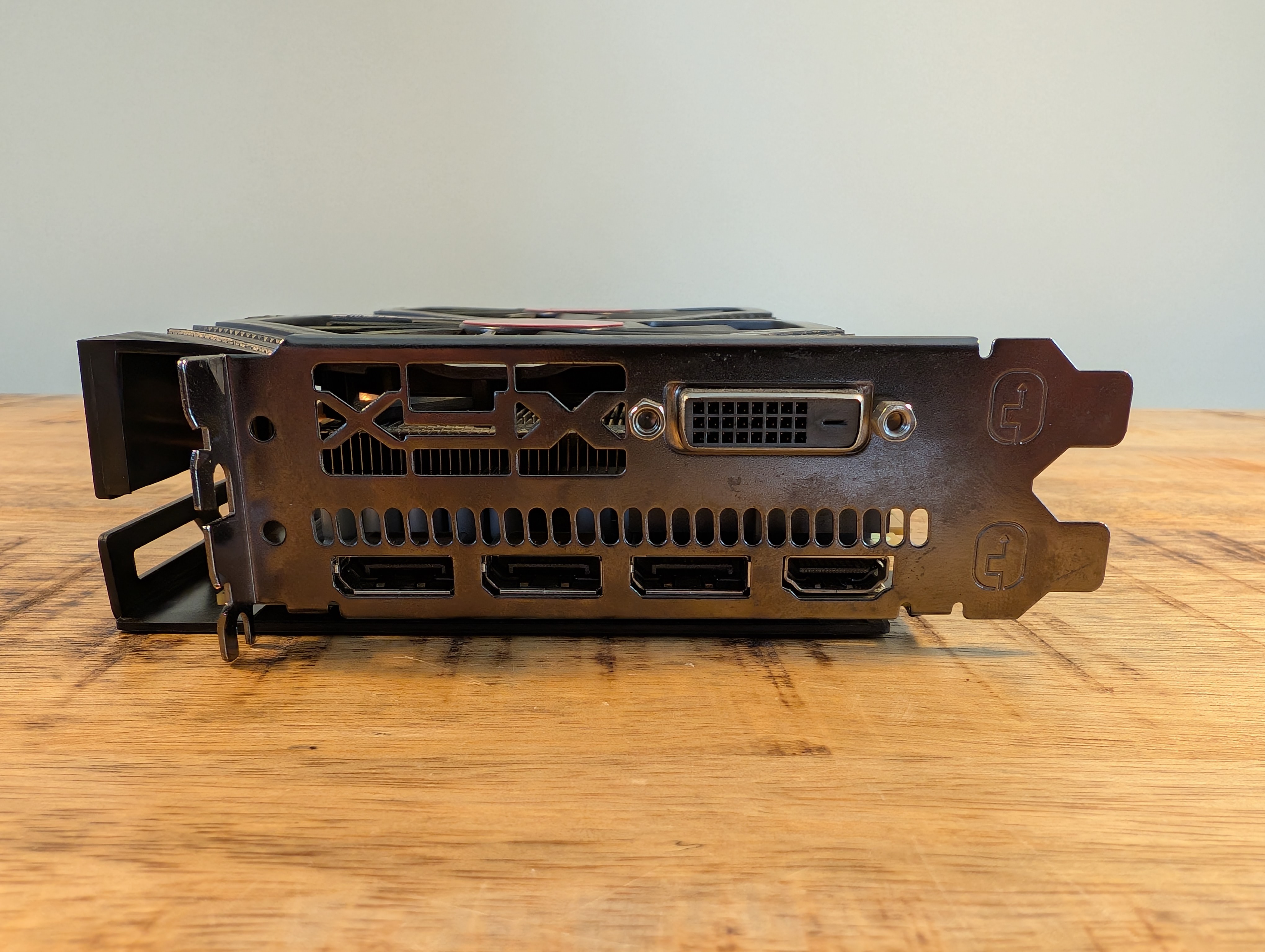 XFX Radeon RX 580 OC 8GB GDDR5 (4) XFX GTS Black Edition Radeon RX 580 8GB GDDR5 OC Versie