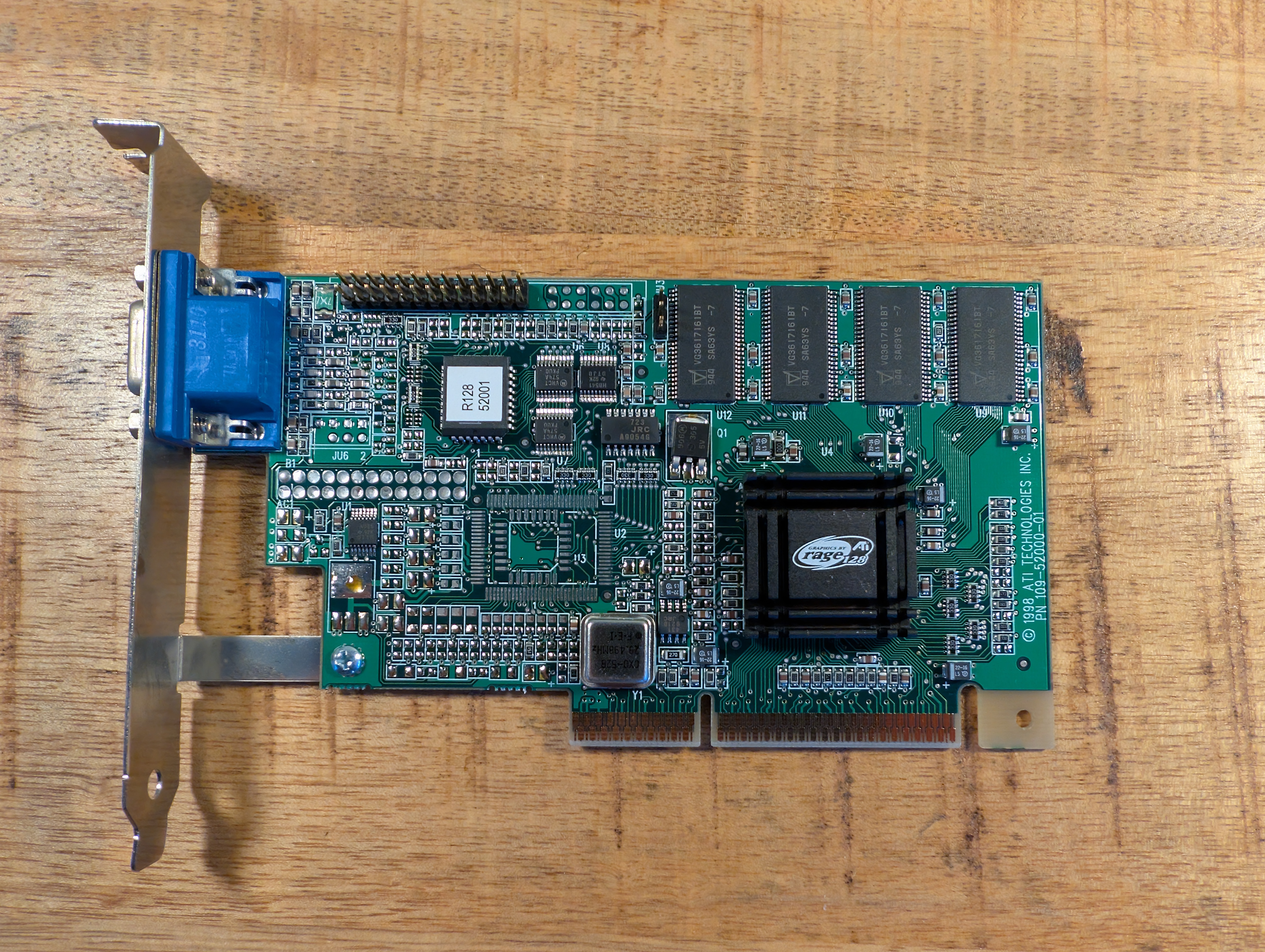 ATI Rage 128 8MB SD-RAM AGP