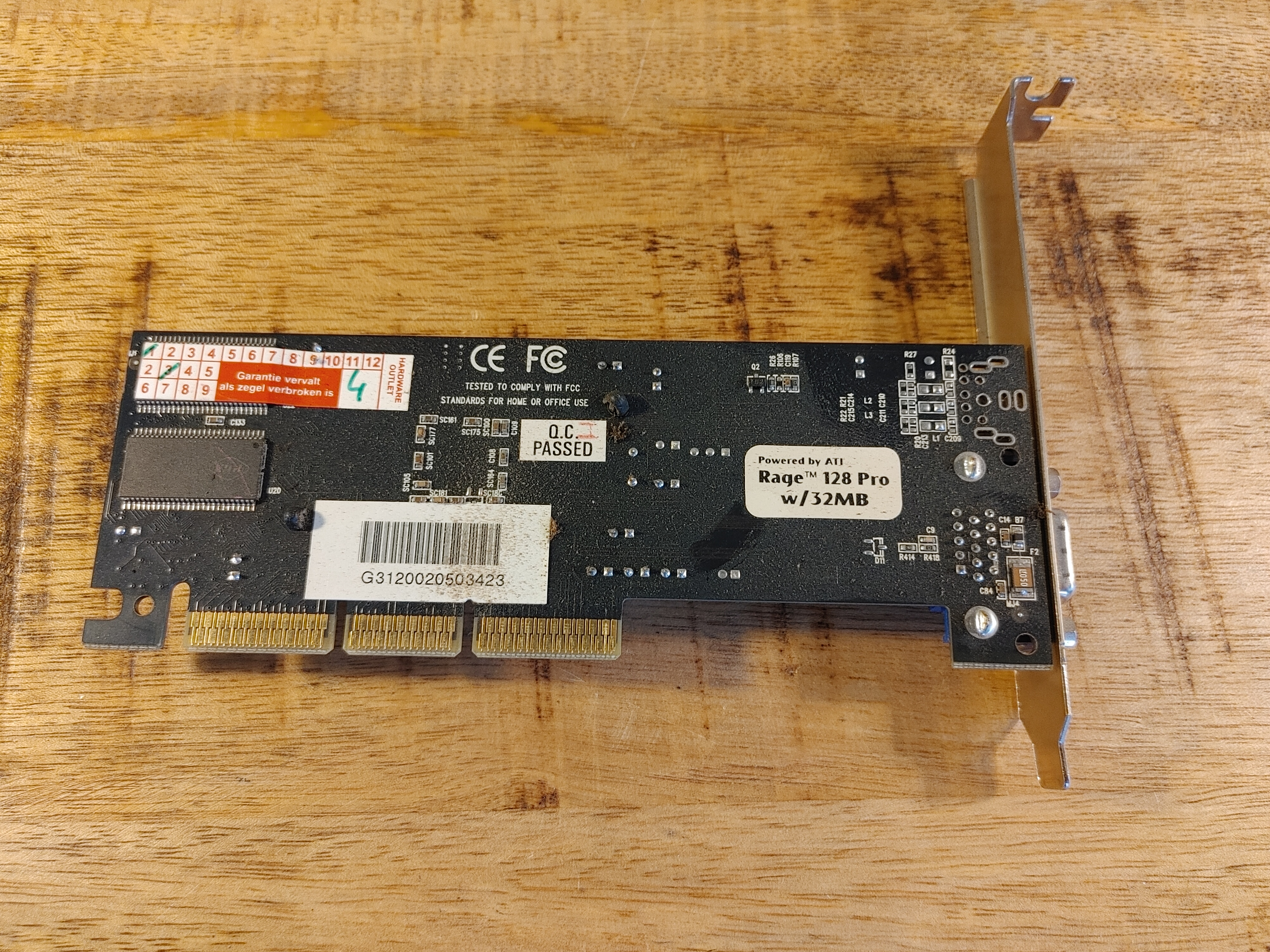 ATI Rage 128 Pro 32MB SD-RAM AGP