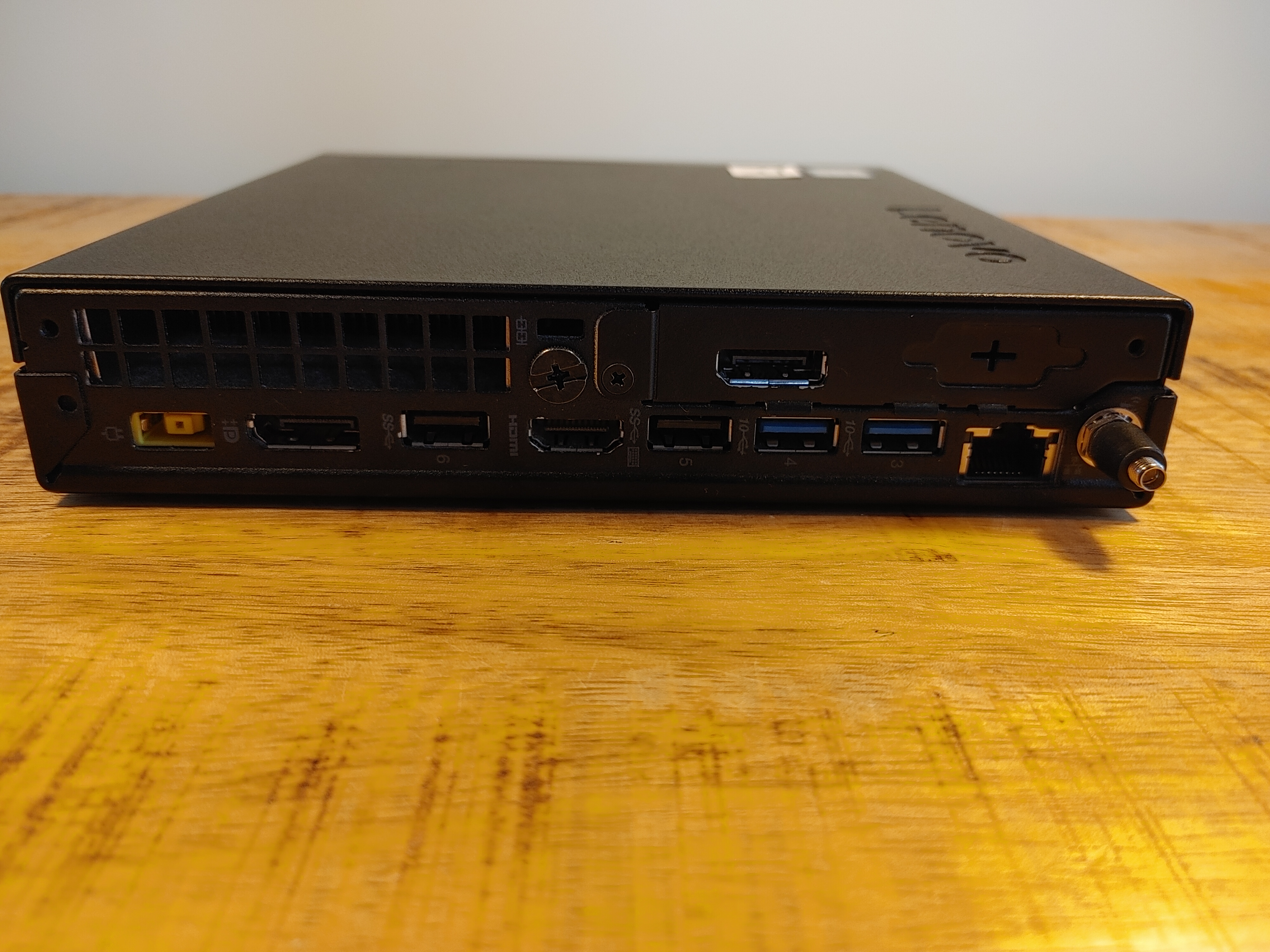 Lenovo ThinkCentre M720q | Intel Core i5-9400T | Intel Wi-Fi AC met Bluetooth