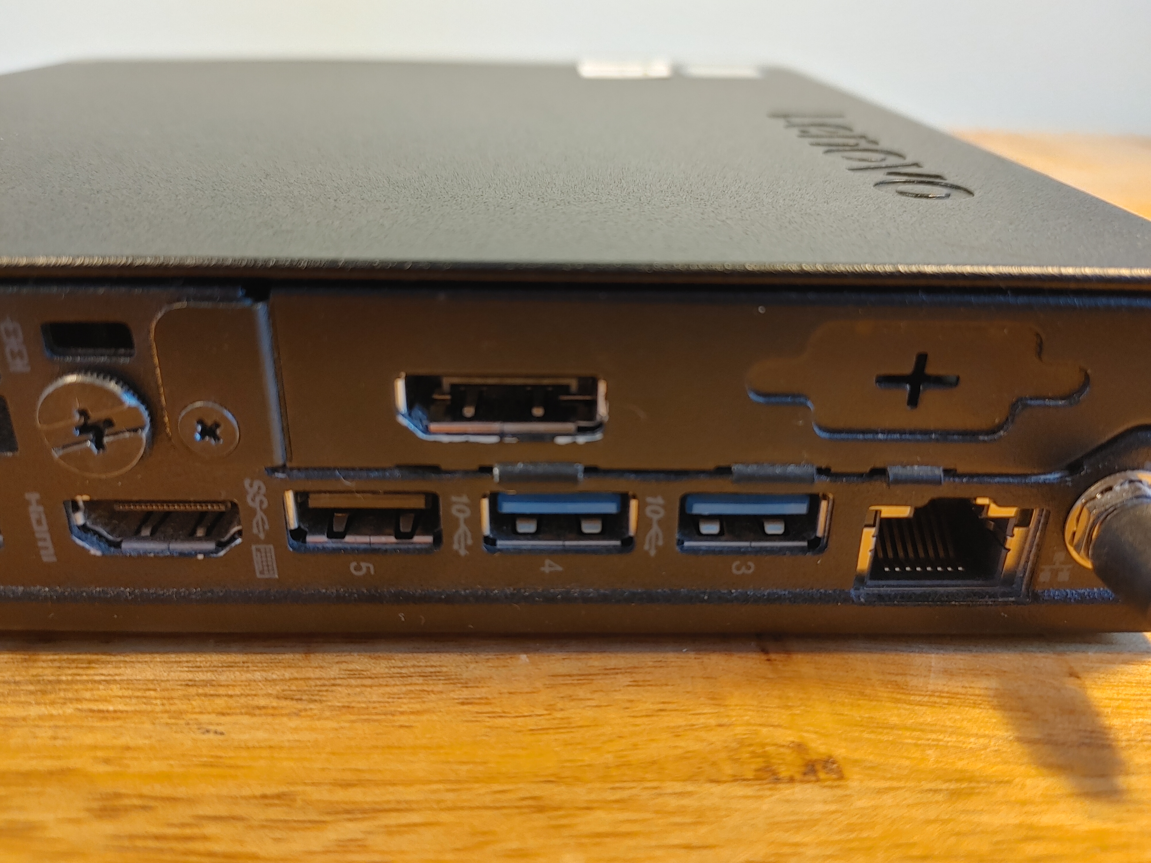 Lenovo ThinkCentre M720q | Intel Core i5-9400T | Intel Wi-Fi AC met Bluetooth