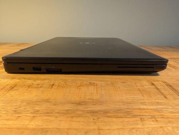 Dell Latitude 5590 (6) Dell Latitude 5590 | 8th Gen Intel Core i5 | 15.6" IPS Full HD