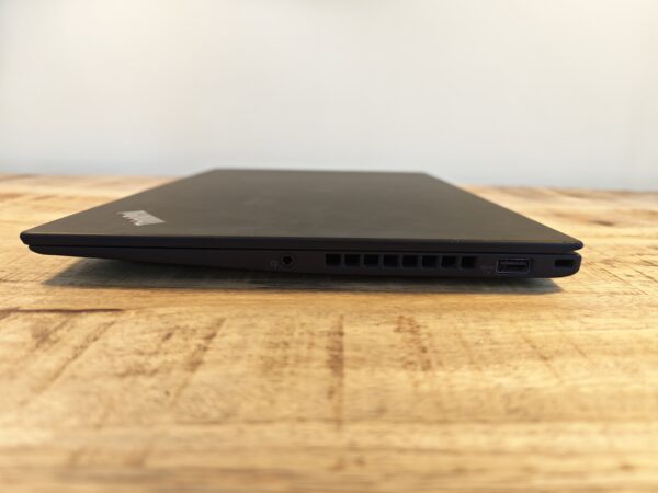 Lenovo ThinkPad X1 Carbon 5th Gen | 7th Gen Intel Core i5 | 14.0" IPS Full HD