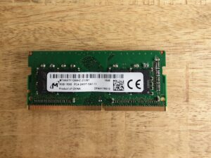 Micron 8GB DDR4 2400Mhz SO-DIMM (1) Micron 8GB DDR4 2400Mhz
