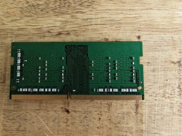 SK hynix 8GB DDR4 3200Mhz SO-DIMM Single (2) SK hynix 8GB DDR4 3200Mhz